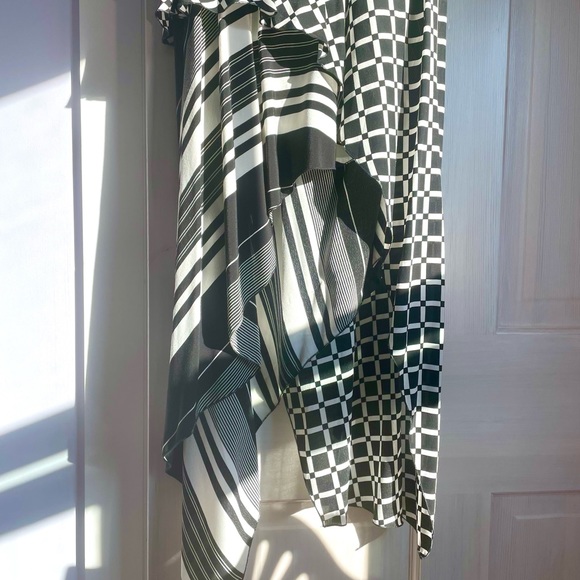 Isola Marras black and white biased skirt. EU 38. Brand new with tags. - Picture 4 of 12